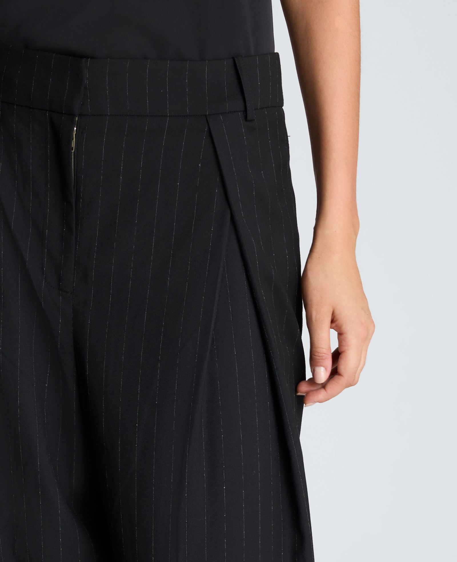 Kenneth Cole Reaction Clothing Fly Front Wide Leg Crossover Pleat Pant pantaloni neri gessati vita media