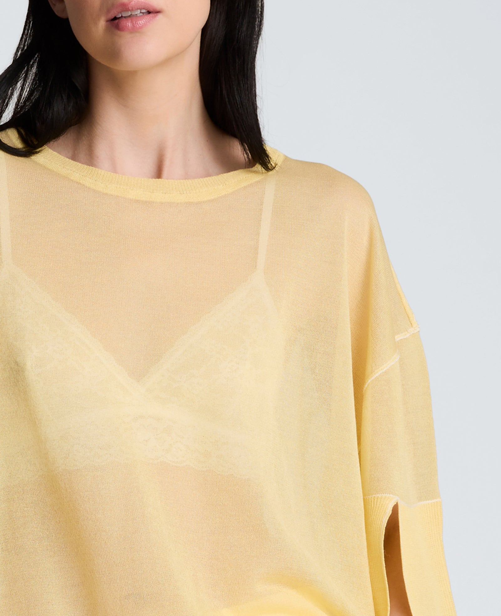 Kenneth Cole Reaction Clothing Semi Sheer Crew Neck with Slit Sleeves maglia gialla