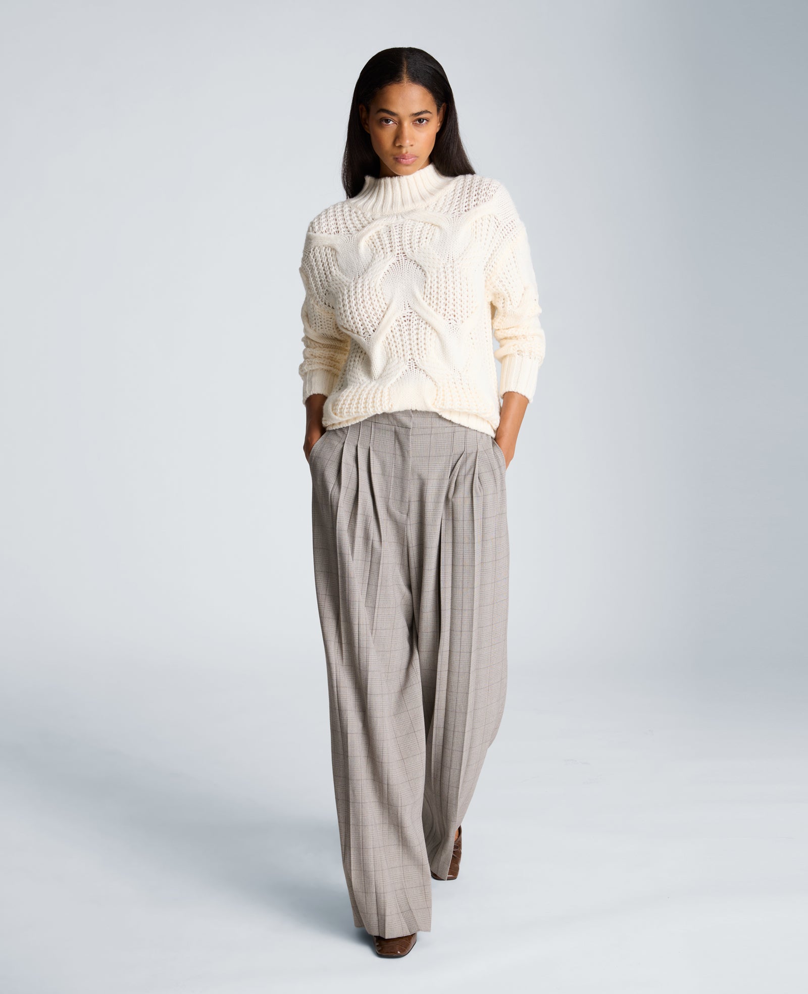 Kenneth Cole Reaction Clothing Oversized Cable Mock Neck Sweater maglione color ostrica