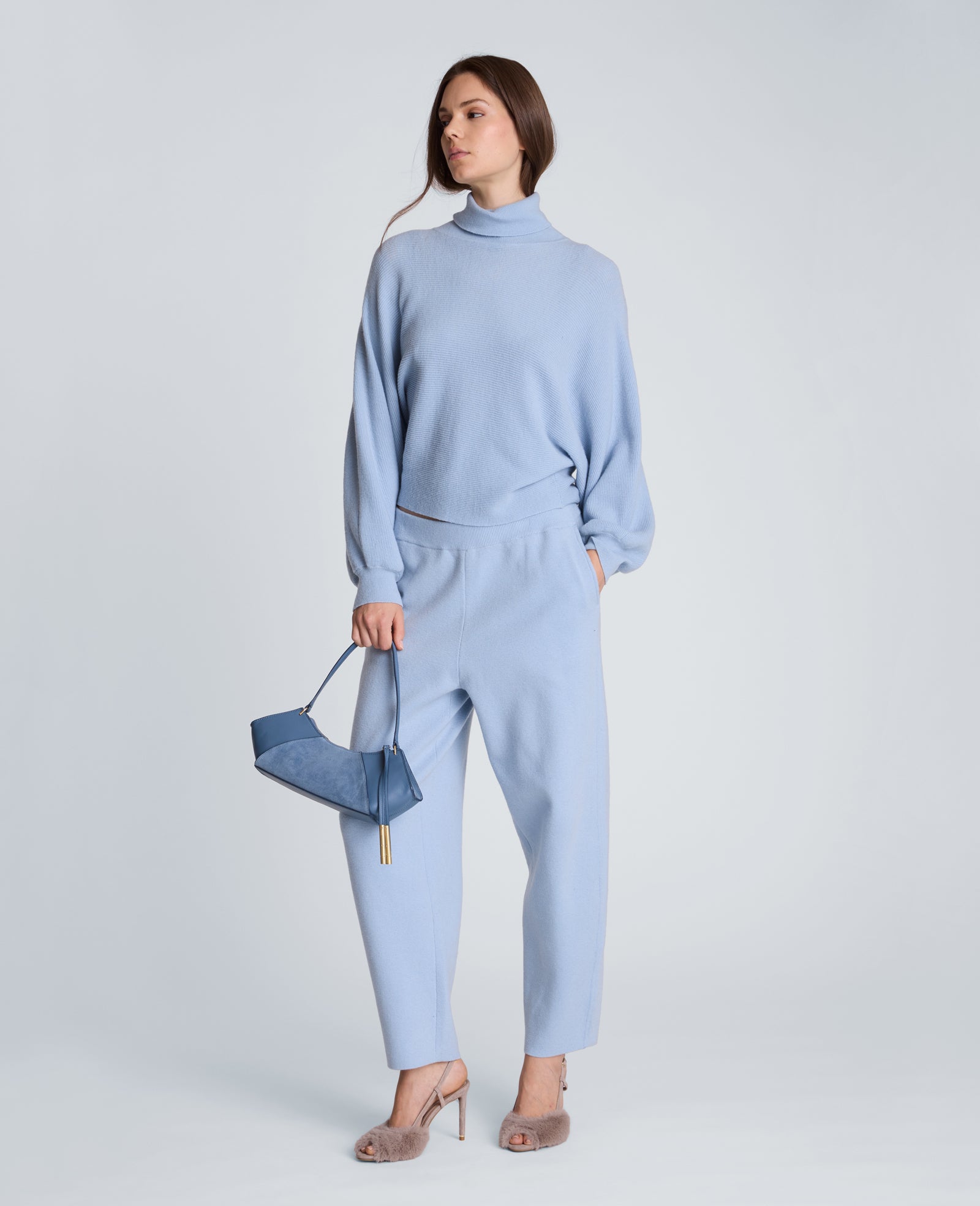 Kenneth Cole Reaction Clothing Horizontal Shaker Crop Turtleneck maglione dolcevita corto blu