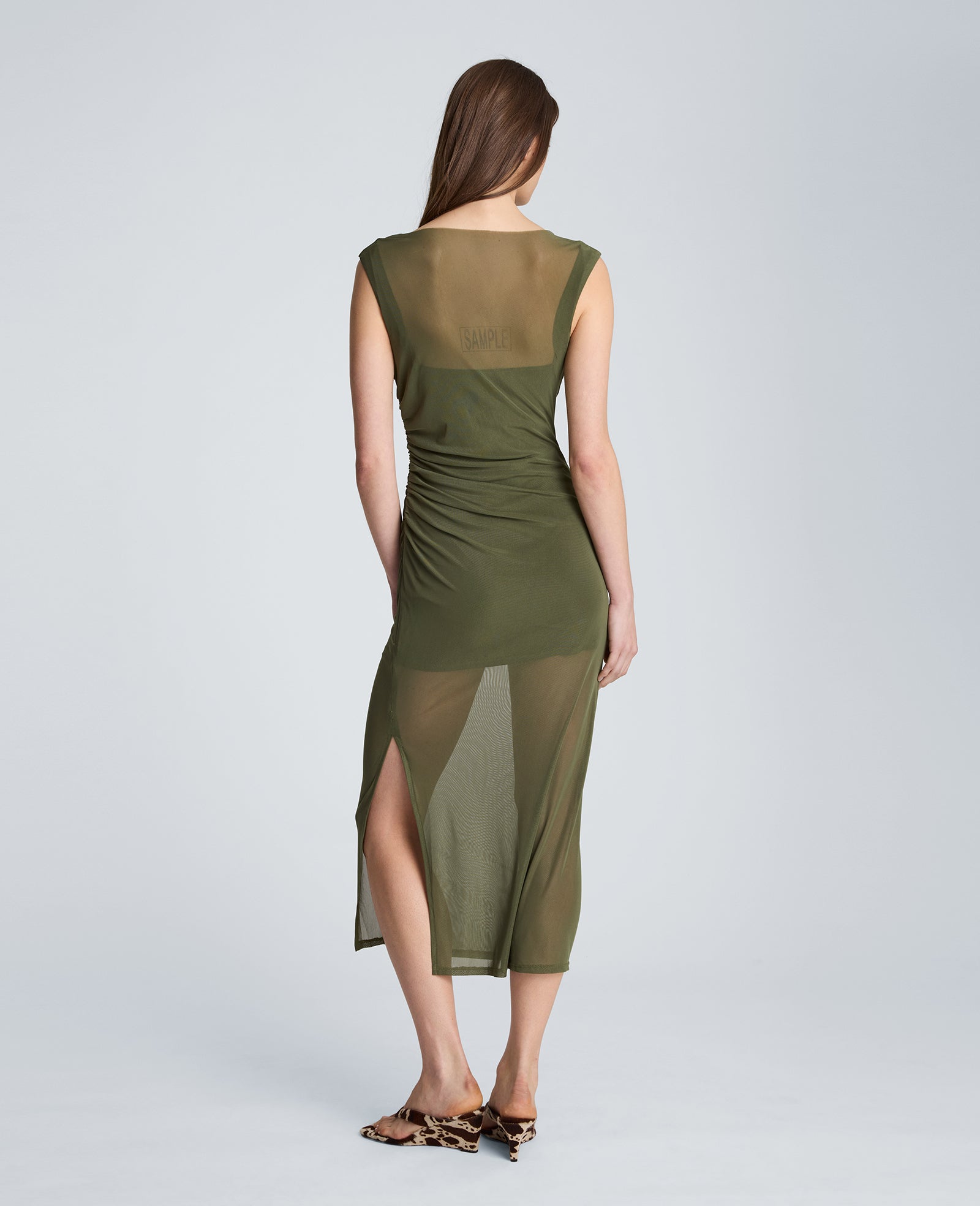 Kenneth Cole Reaction Clothing Sleeveless Cowl Neck Midi Dress vestito midi marrone aderente