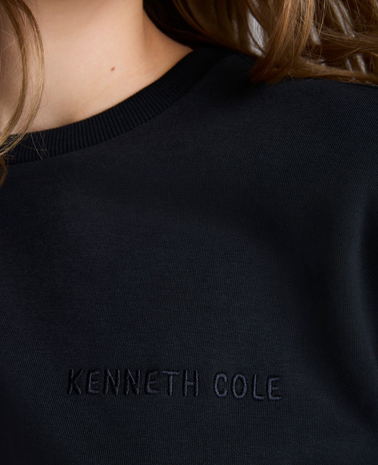 Kenneth Cole Reaction Clothing Kenneth Cole Embroidered Logo Sweatshirt felpa nera in pile di cotone