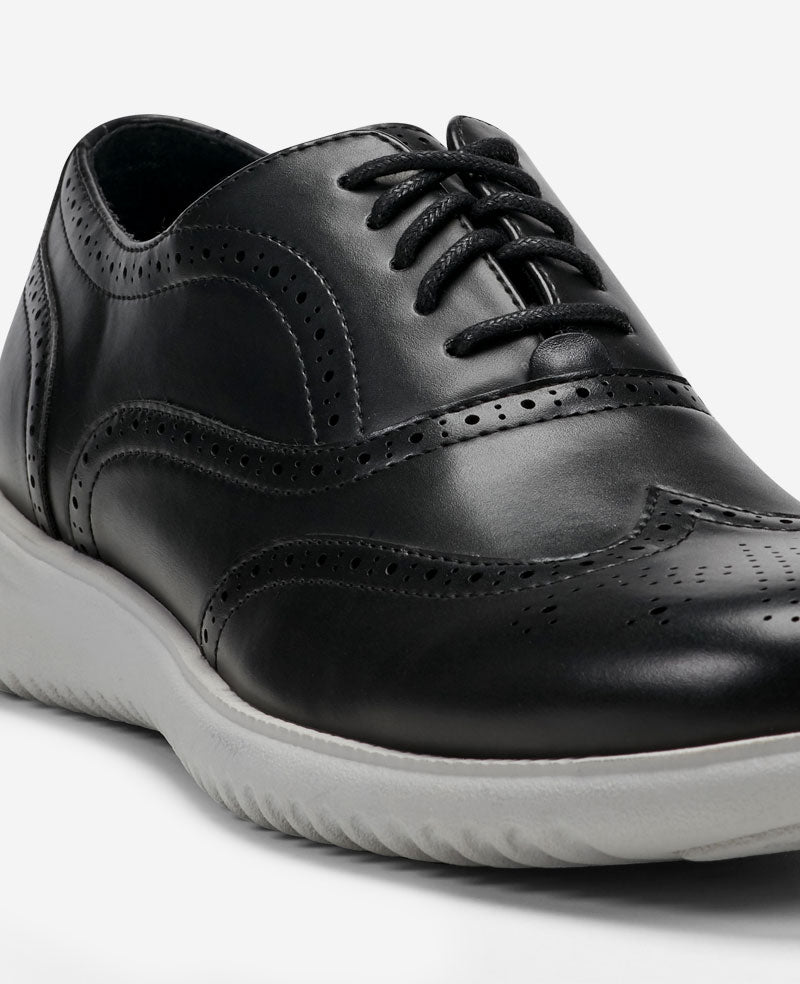Kenneth Cole Reaction Nio Wing Lace Up scarpe stringate nere