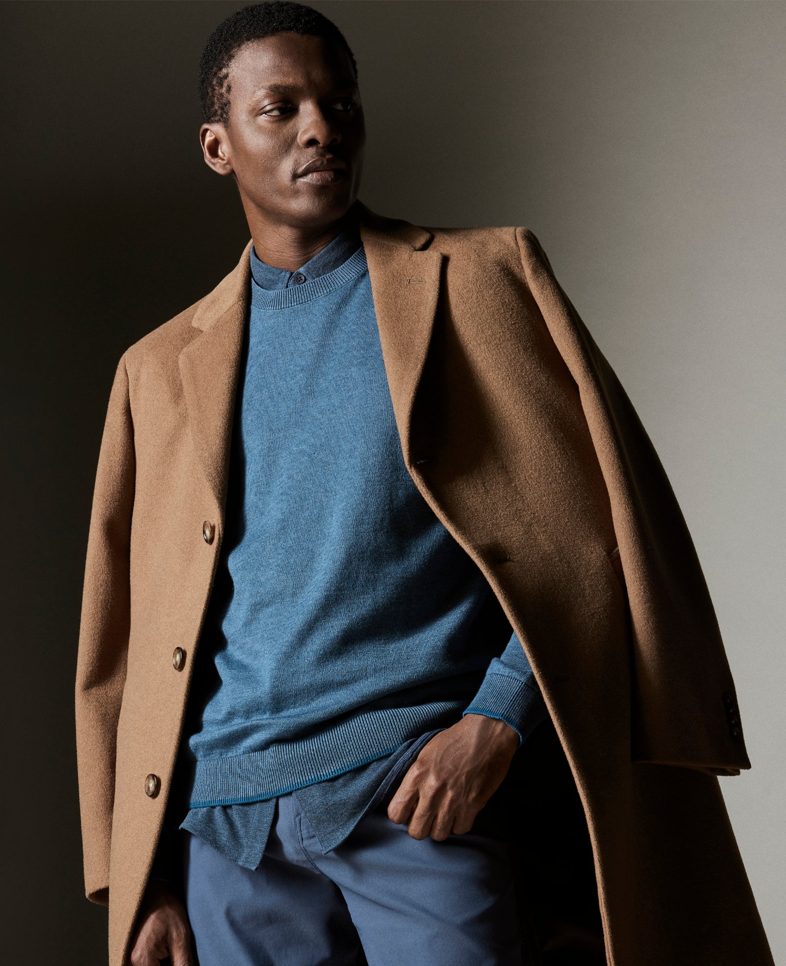 Kenneth Cole Reaction Clothing Crewneck Sweater with Tipping Details maglione blu slim fit