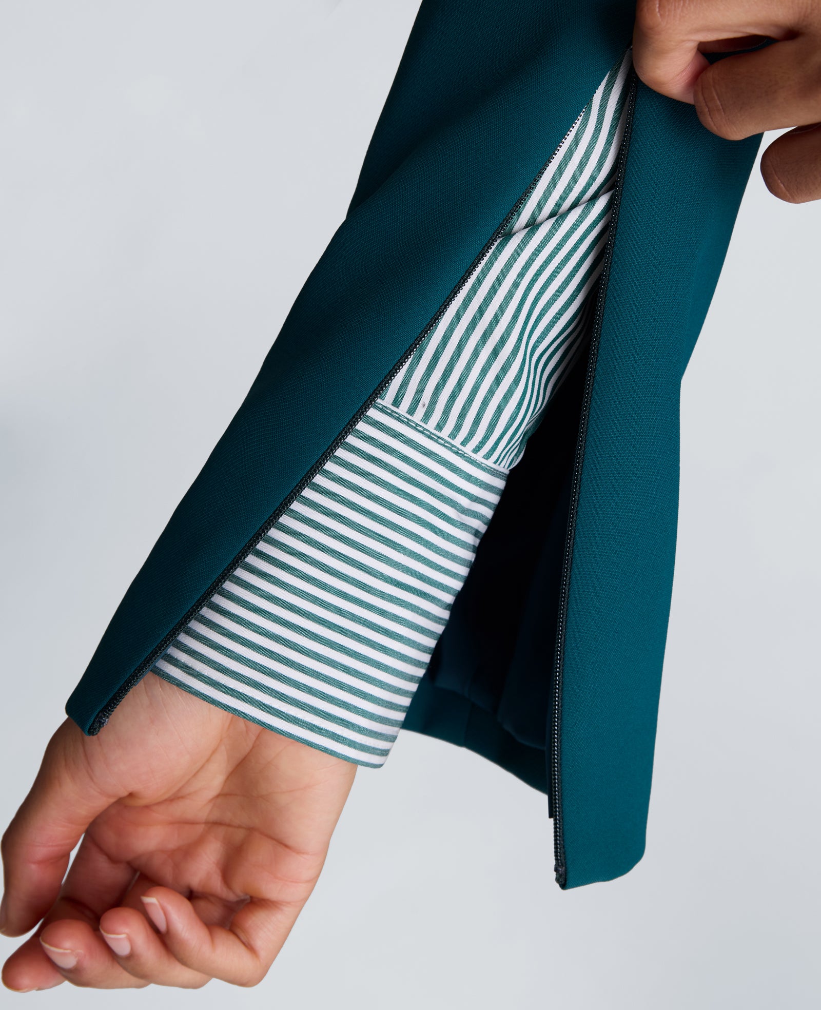 Kenneth Cole Reaction Clothing Slim One Button Jacket with Sleeve Zippers blazer Teal Dusk taglie 0–14