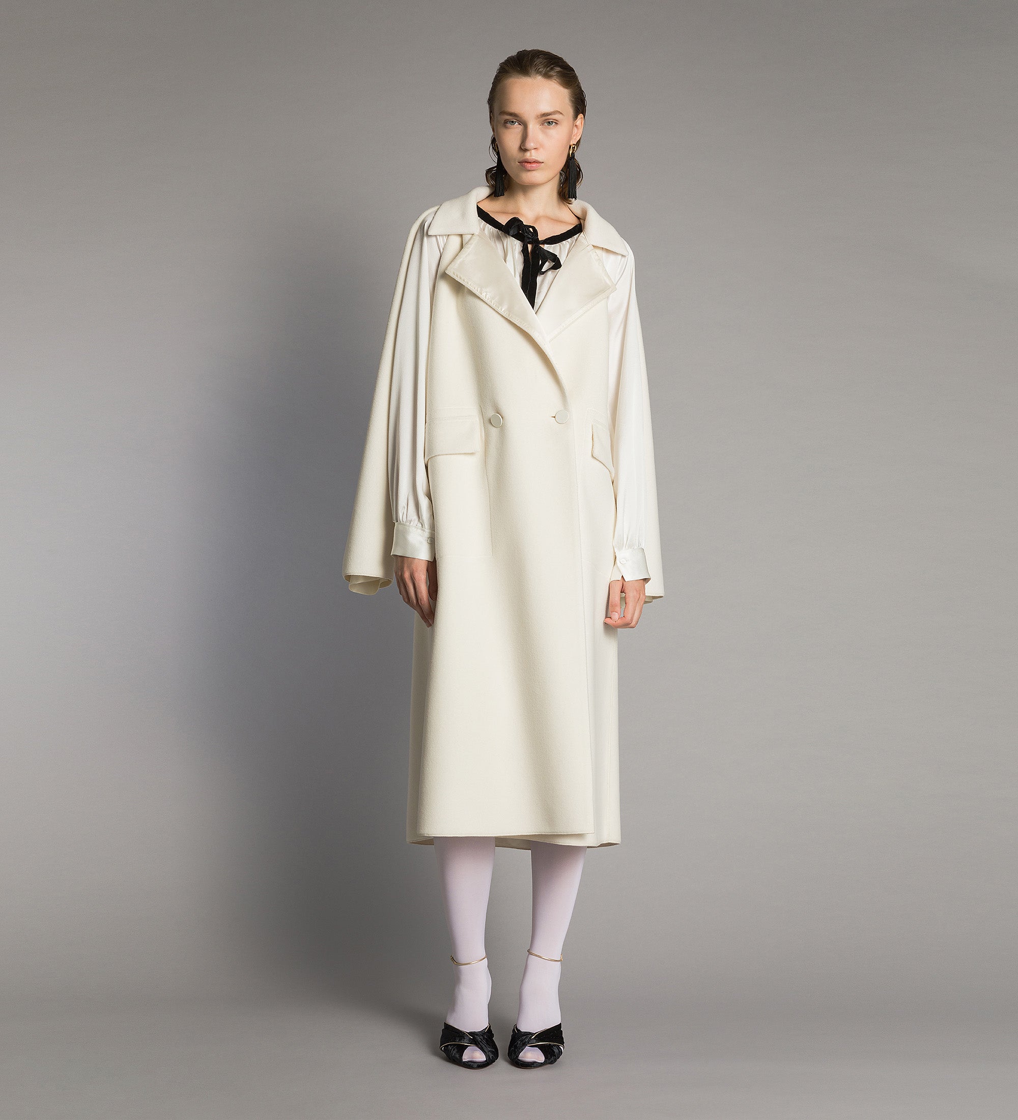 Forte capispalla e kimono long double-breasted cape-style coat cappotto bianco