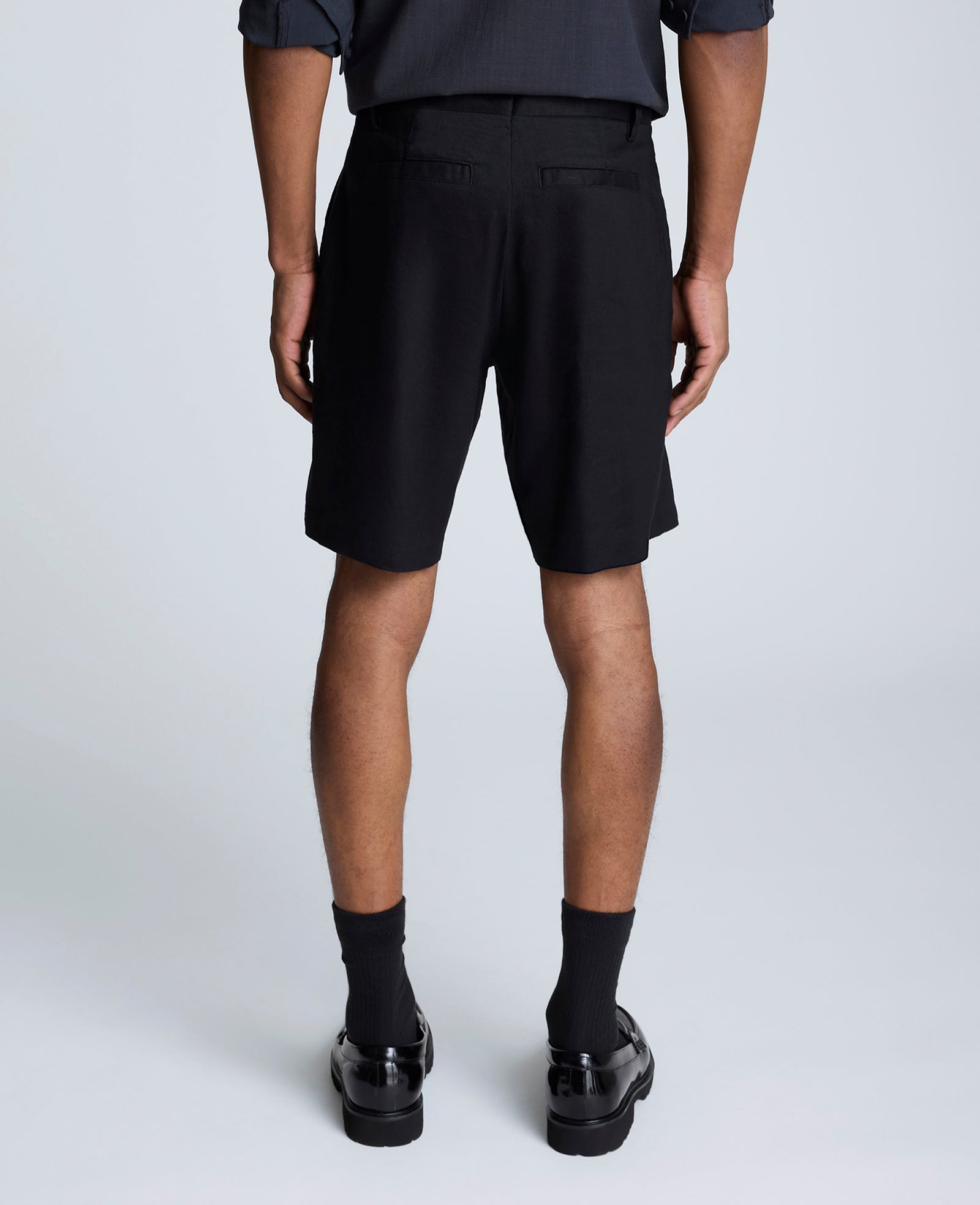 Kenneth Cole Reaction Clothing Performance Pleated Linen Short nero in lino