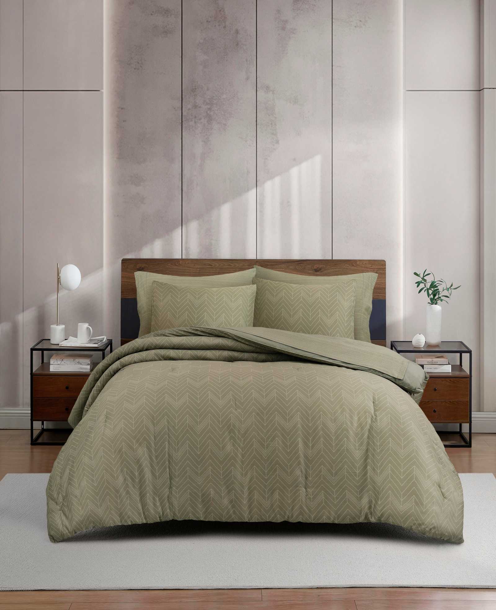 Kenneth Cole Reaction Home & Bedding Delancey Comforter Set set trapunta verde queen leggero