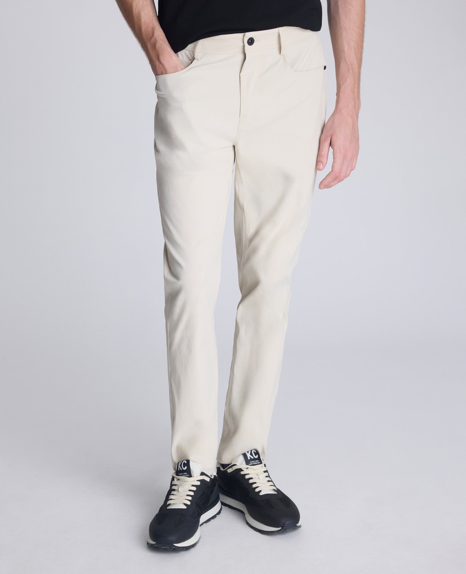 Kenneth Cole Reaction Clothing Slim Tapered Flex 5-Pocket Pant pantaloni avorio