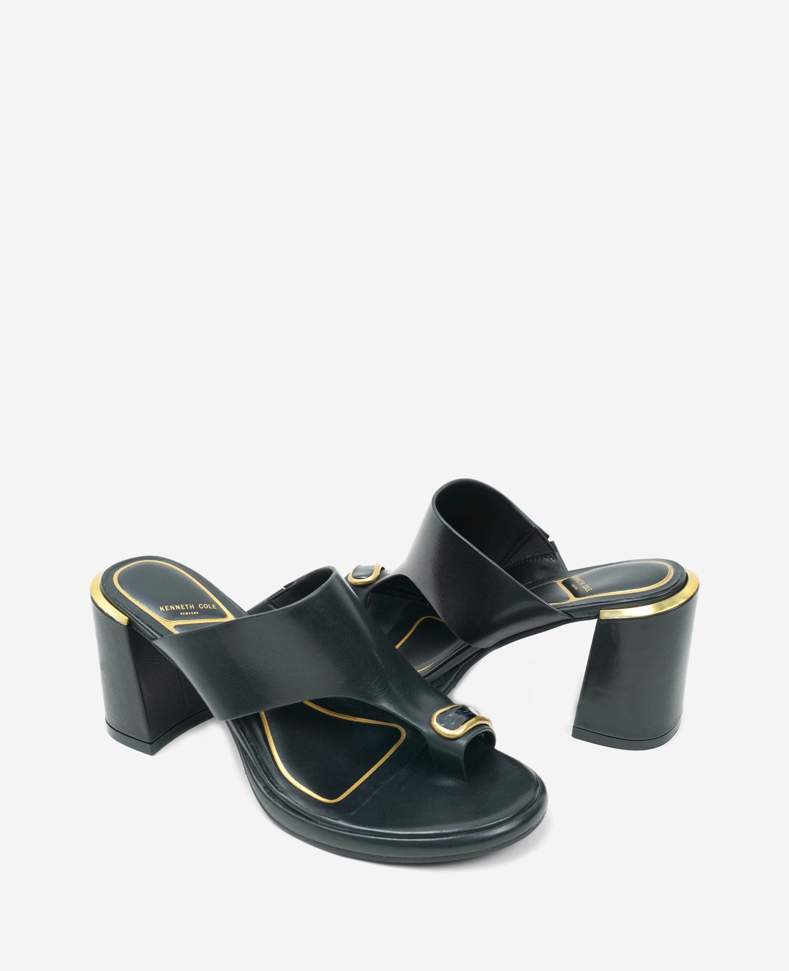Kenneth Cole Reaction Shoes Syndika Leather Stone sandalo con tacco nero pelle