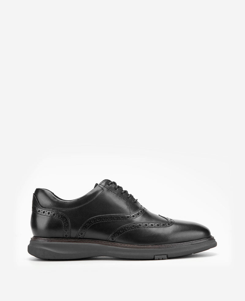 Kenneth Cole Reaction Shoes Lendal Wingtip Oxford oxford in pelle nera