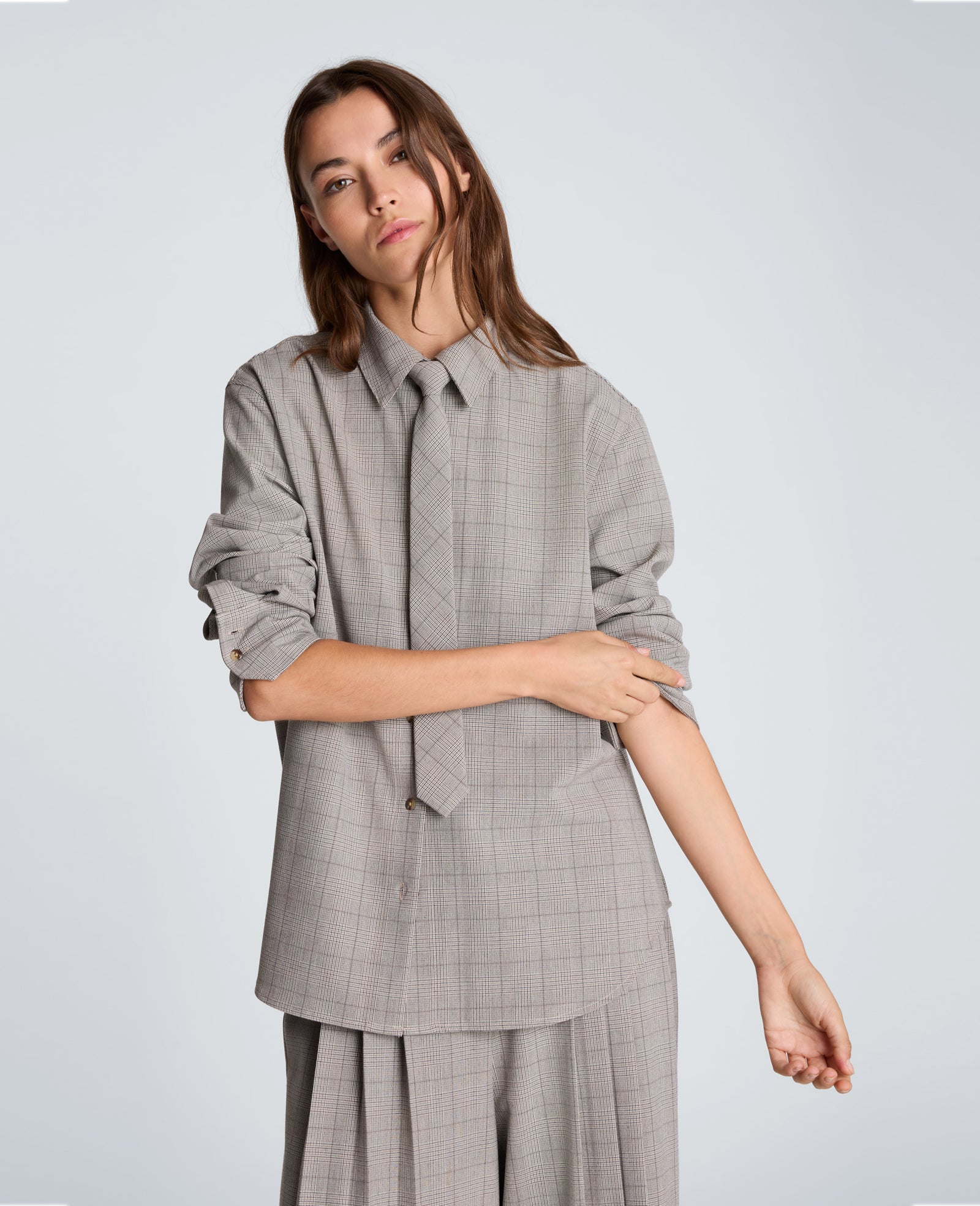 Kenneth Cole Reaction Clothing Boyfriend Button Down with Tie camicia marrone
