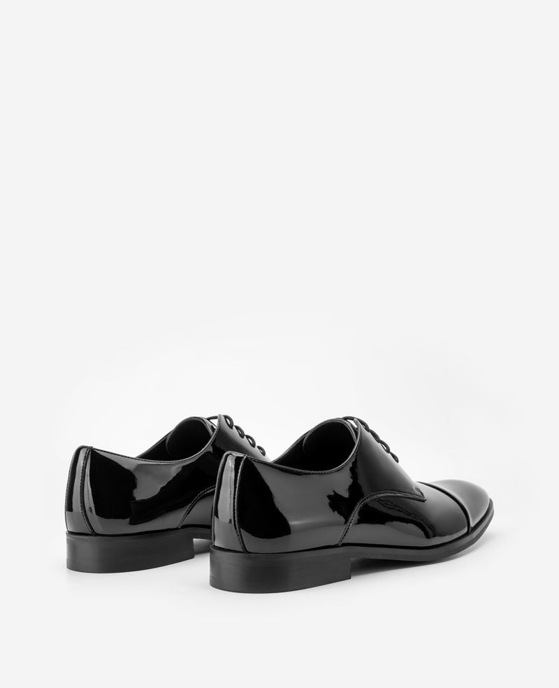 Kenneth Cole Reaction Shoes Hezner Patent Cap Toe Oxford scarpe Oxford nere verniciate