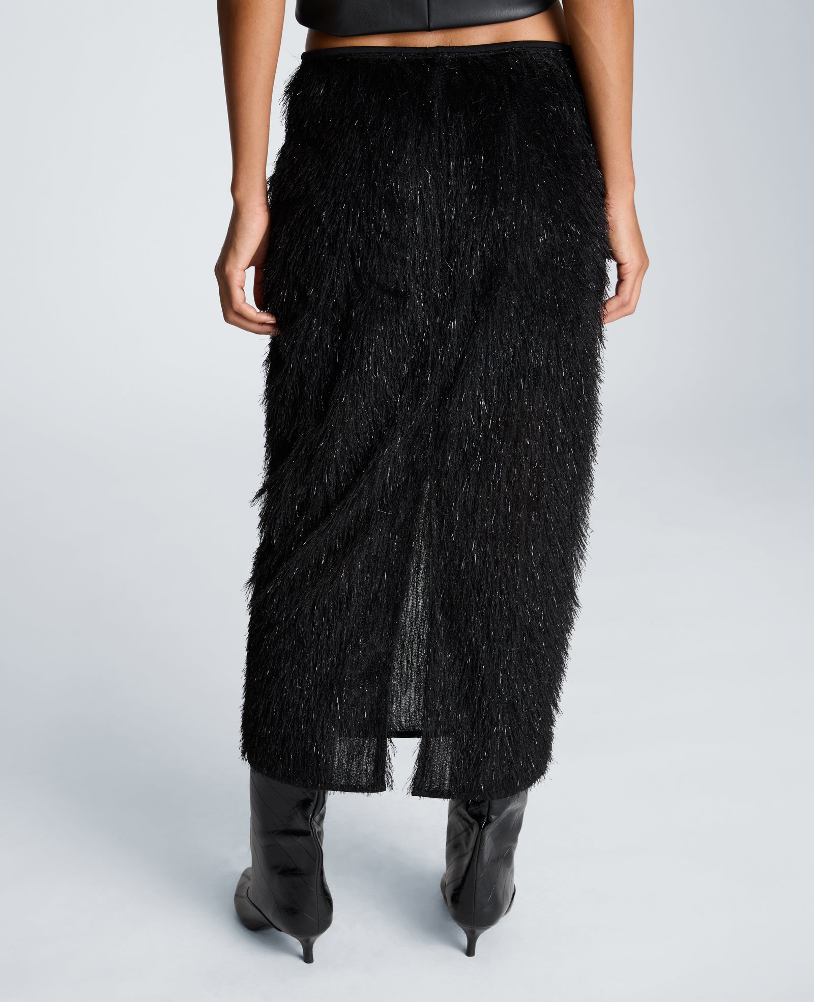 Kenneth Cole Reaction Clothing Pull On Midi Skirt gonna midi nera e argento con frange