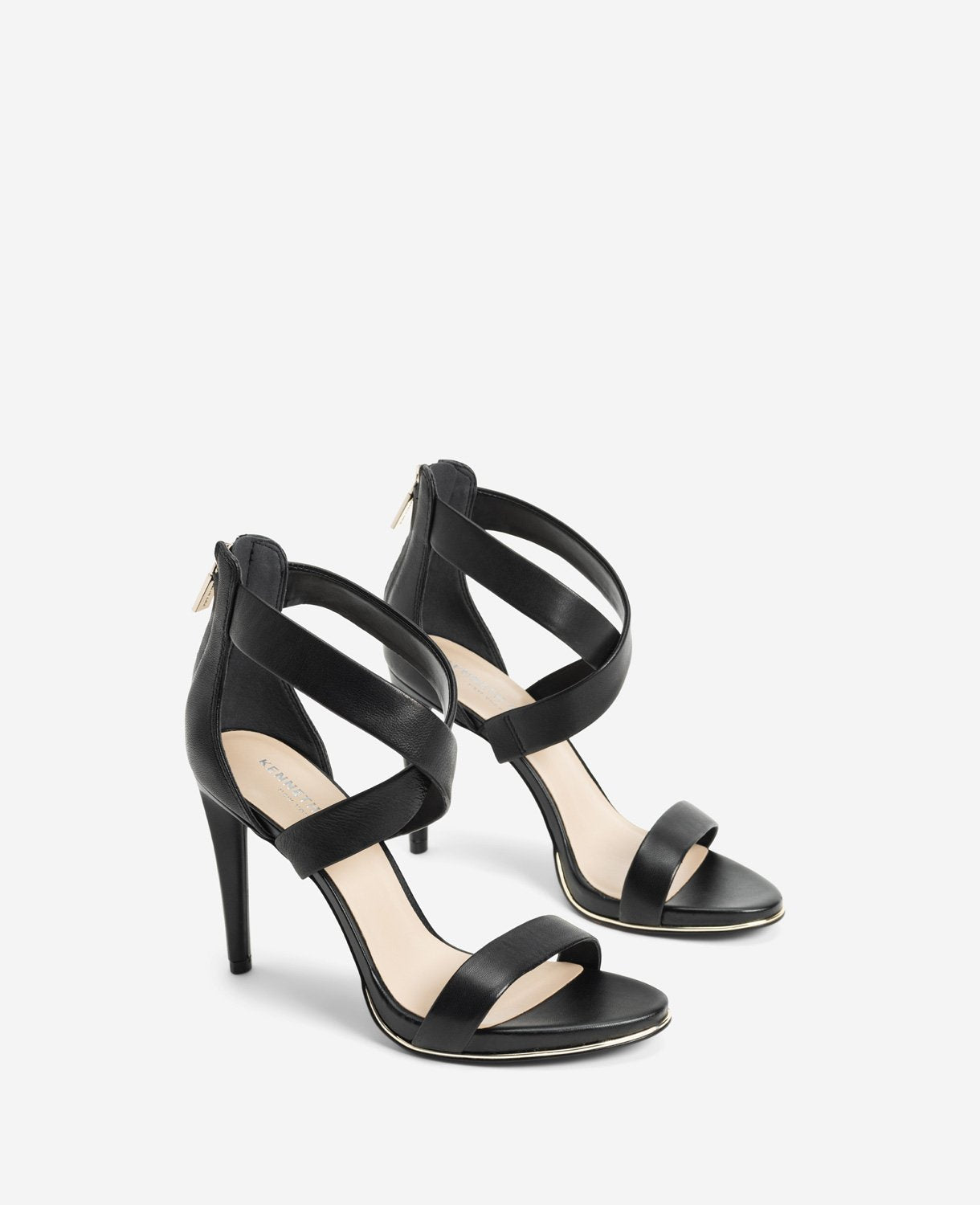 Kenneth Cole Reaction Shoes Brooke Cross Strap Heeled Sandal sandali neri in pelle